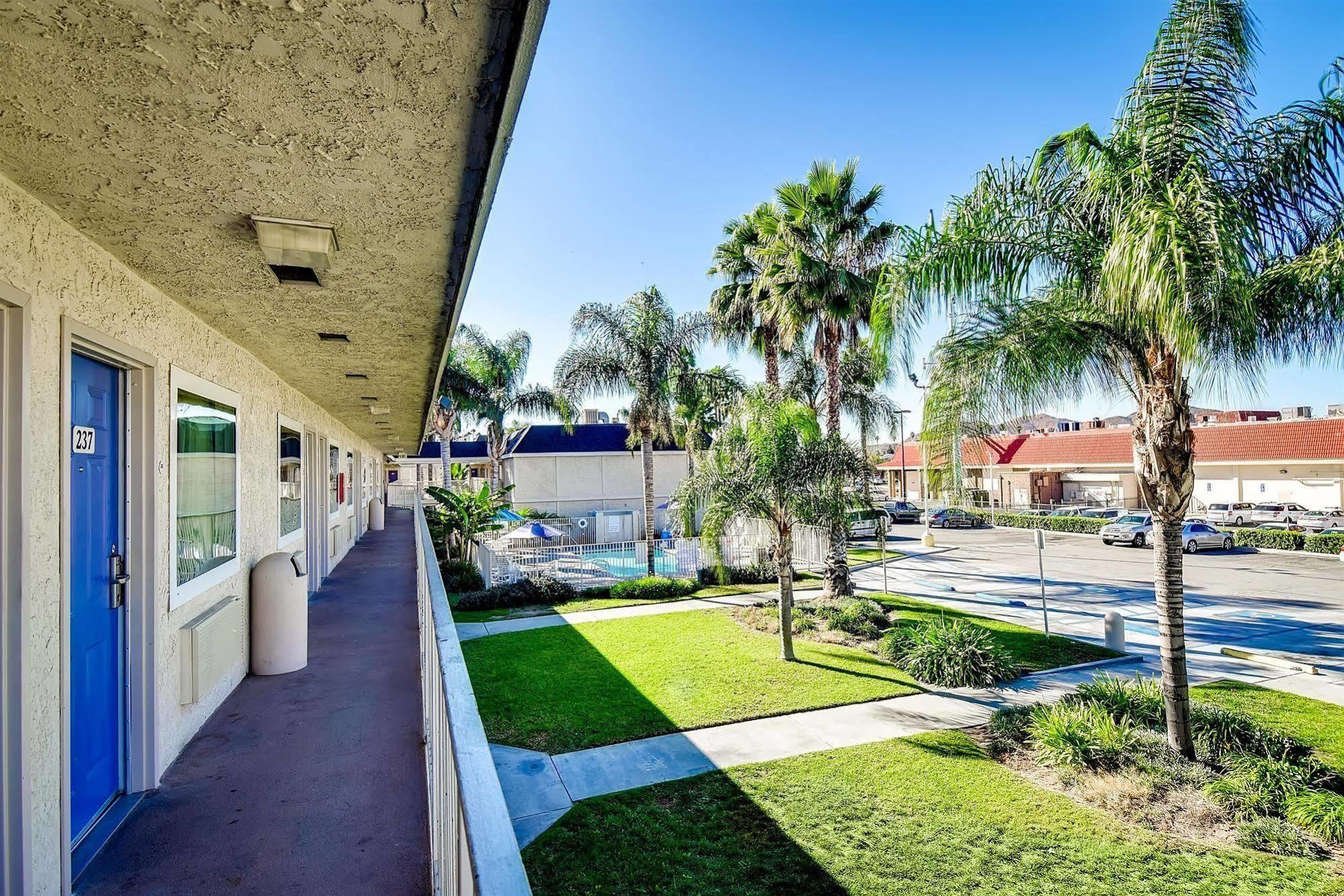Motel 6-Riverside, Ca - South Zewnętrze zdjęcie