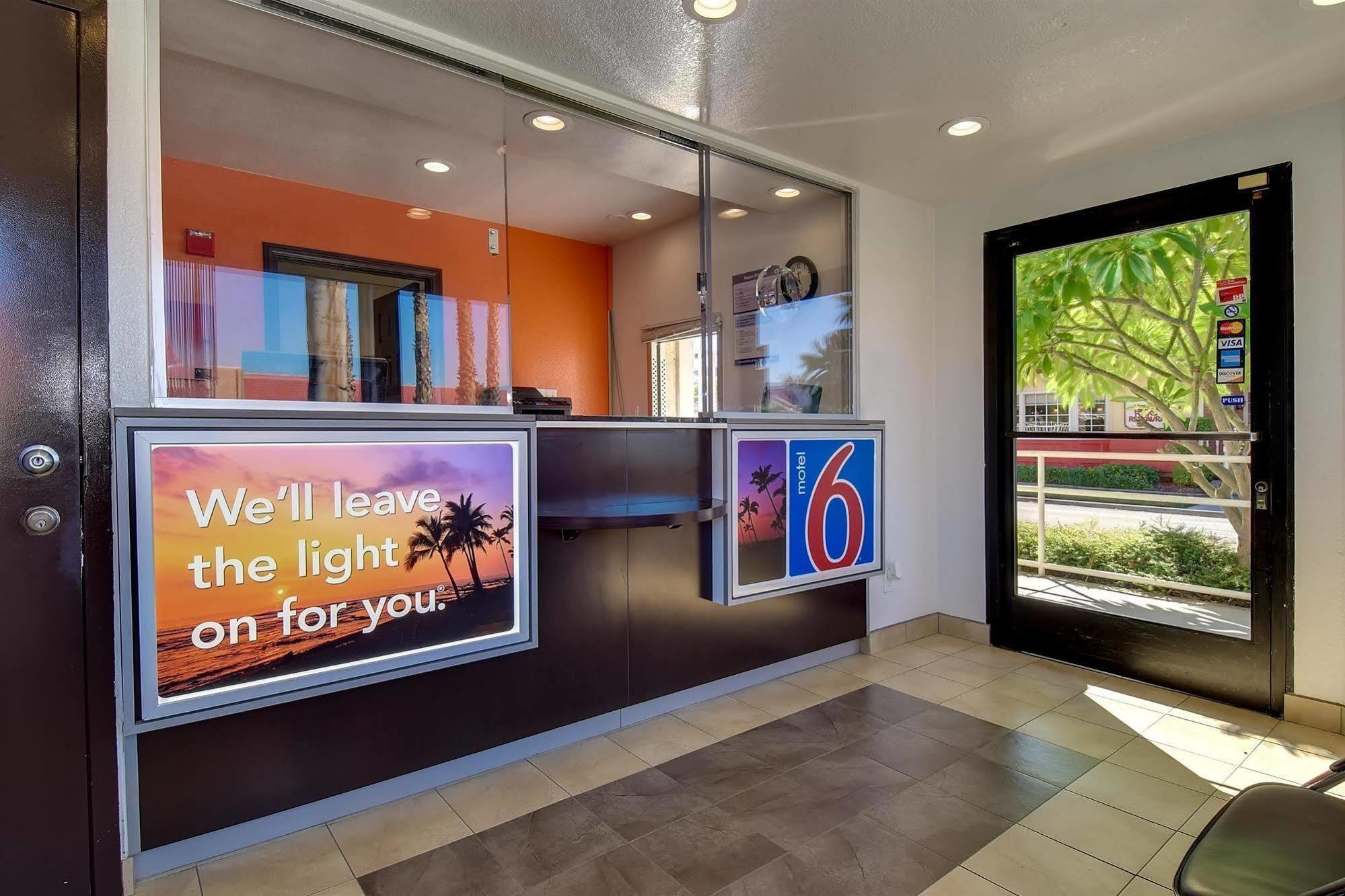 Motel 6-Riverside, Ca - South Zewnętrze zdjęcie